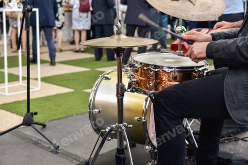 Preview: Musician playing a jazz piece to liven up a business event.