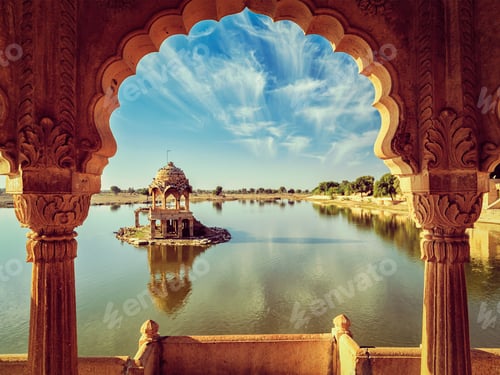 Preview: Indian landmark Gadi Sagar in Rajasthan