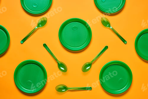 Preview: Disposable Plastic Spoons And Plates