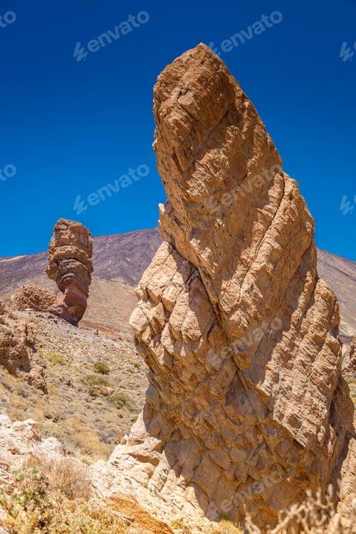 Preview: Stunning rock formations at Roques De Garcia, Teide National Park, Tenerife