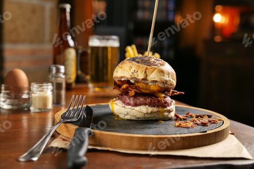 Preview: Burger in a pub