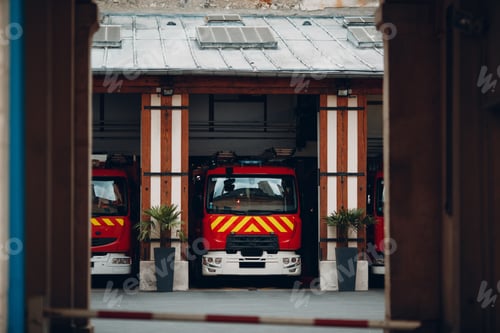 Preview: Fire trucks in the garage