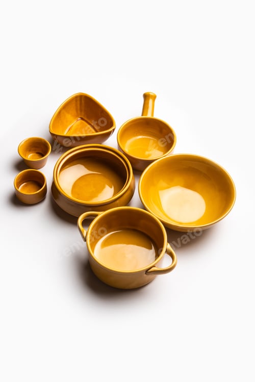 Preview: Empty ceramic bowls
