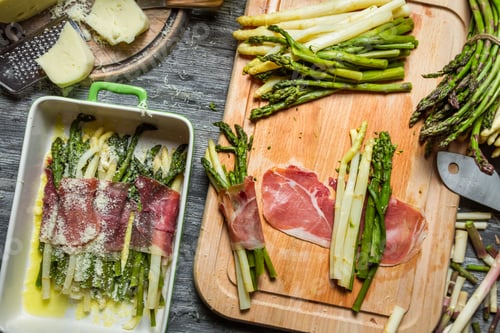 Preview: Asparagus rolled in ham and cheese