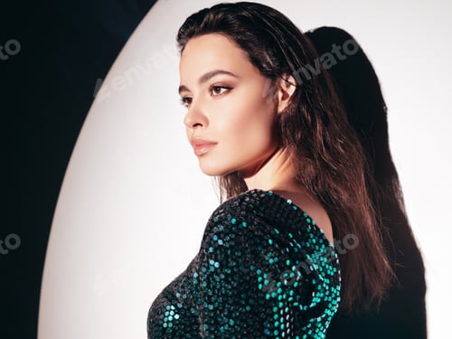Preview: Young fashion woman posing in studio