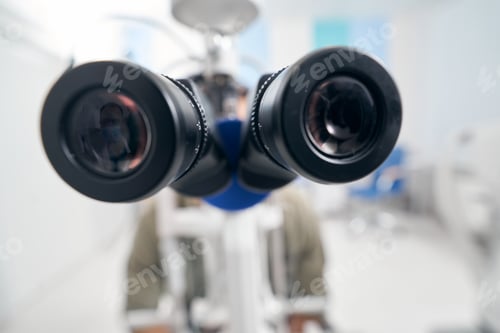 Preview: Black binoculars used to check the eyes