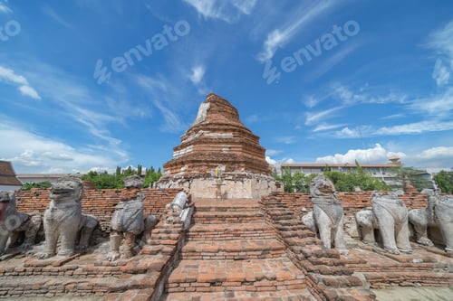 Preview: Old ruins of a ancient temple in Phra Nakhon Si Ayutthaya province, Thailand