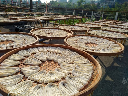 Preview: Traditional factory for the handmade sun-dried noodles in Taiwan