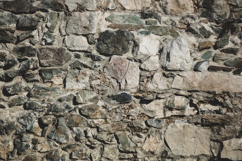 Vorschau: Mauer einer alten mittelalterlichen Festung in Südpolen