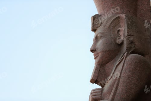 Preview: Ancient Egypt pharaoh statue
