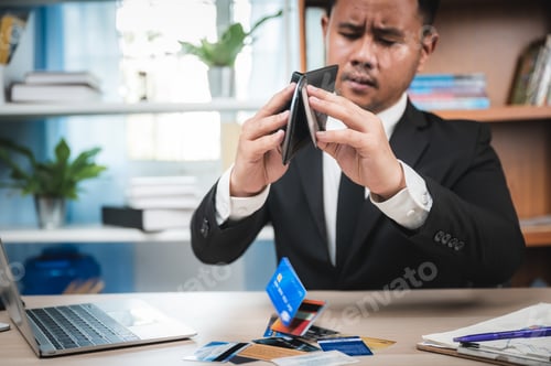 Preview: credit card problem, Business people are disappointed with the credit card limits Cannot be used