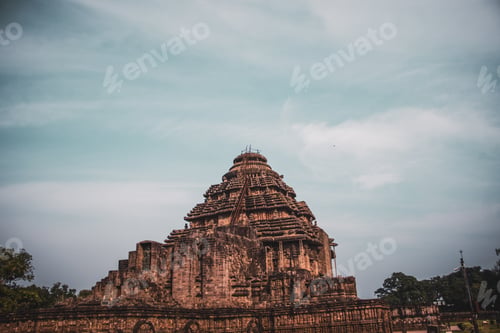 Preview: Main structure of the famous Konark Sun Temple on a gloomy day