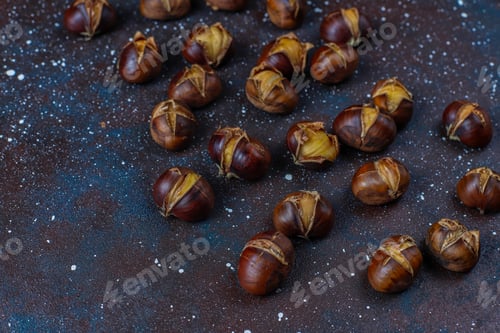 Preview: Tasty roasted organic chestnuts.