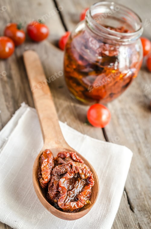 Preview: Sun dried and fresh tomatoes