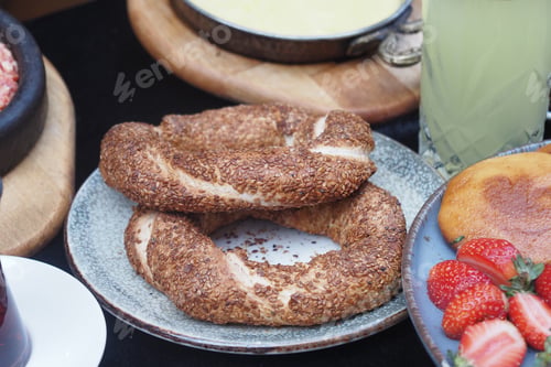 Preview: Turkish Bagel Simit on table