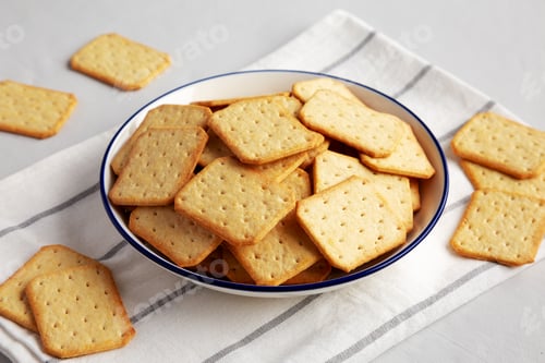 Preview: Oven Baked Crackers on a Plate, side view.