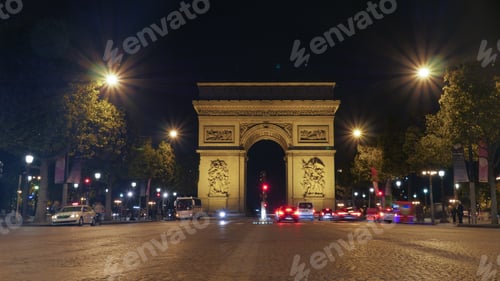 Preview: Arc de Triomphe, Paris illuminated at night