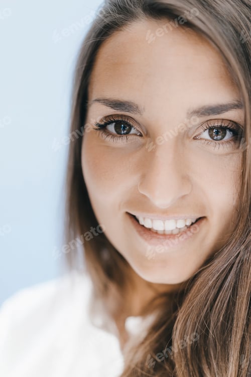 Preview: Portrait of a pretty, clever, young woman