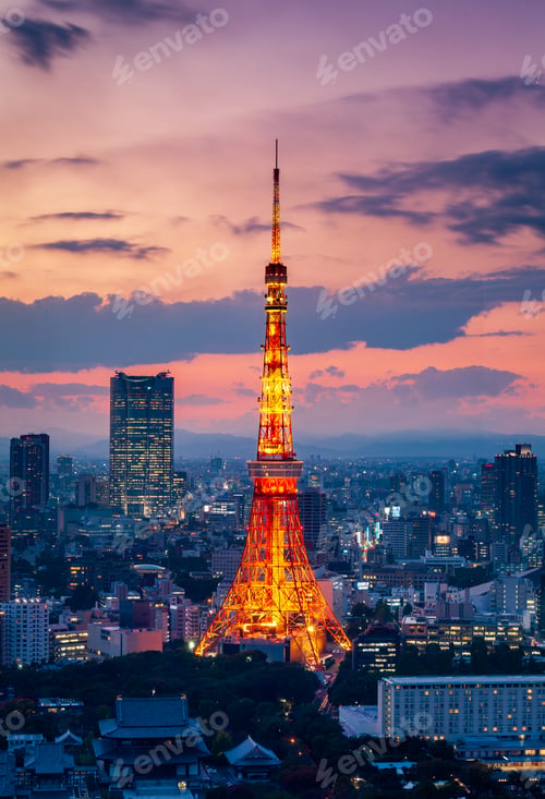 Preview: Tokyo tower and Tokyo skylines and skyscrapers buildings in Roppongi at night, Tokyo, Japan