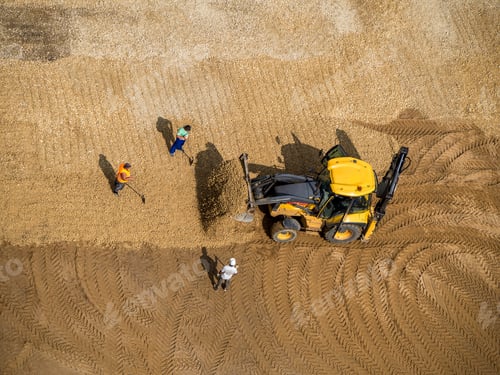 Preview: Wheeled loader at construction site