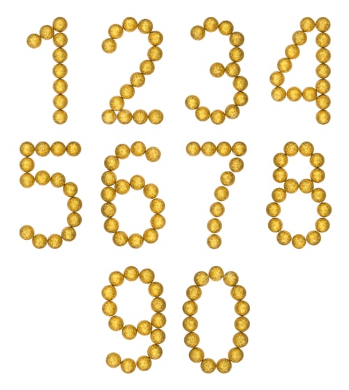Visualização: Conjunto de números arábicos de bolas de Natal amarelas, isolado em fundo branco