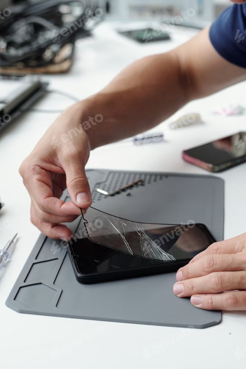 Preview: Fixing Cracked Smartphone Screen with Precision Tooling