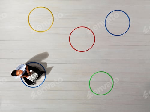 Preview: Business women sitting in circle
