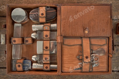 Preview: Vintage wooden box with various barber tools
