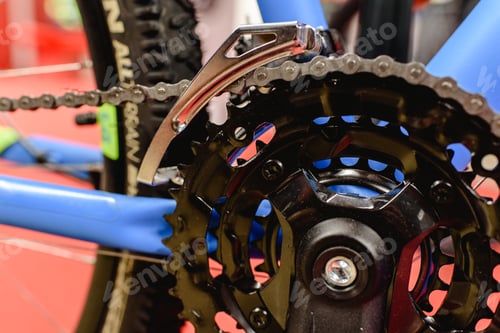 Preview: Mountain Bike Groupsets, chain and pedals mounted in its frame.