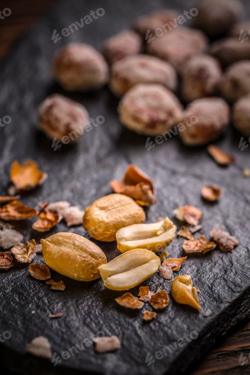 Preview: Salted peanuts