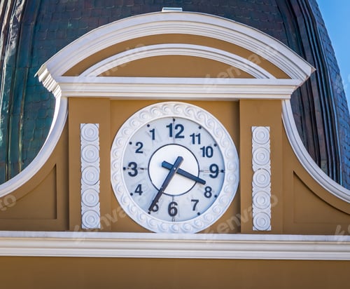 Preview: Backwards clock of Bolivian Palace of Government - La Paz, Bolivia