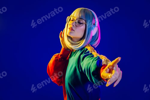 Preview: Beautiful woman with stylish clothes