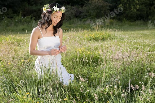 Preview: Bride in a field