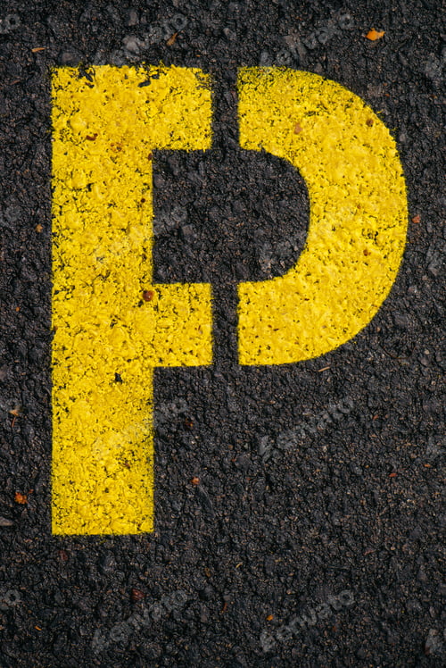 Vista previa: Letter P on asphalt road