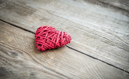 Preview: Handmade retro heart on the wooden background