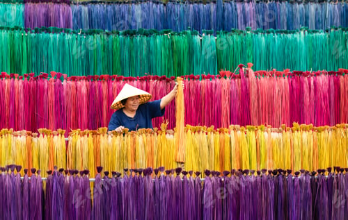Preview: Processing of flax trees into different colors to be weaved into mats.