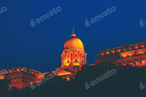 Preview: Hungarian parliament at night, Budapest