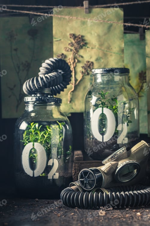 Preview: Weird oxygen mask as a problem of air pollution.