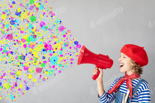 Preview: Artist child speaking by loudspeaker