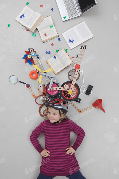 Preview: Girl with gadgets
