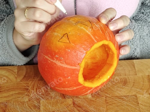 Preview: Preparing a Pumpkin for a Halloween Jack-o-lantern