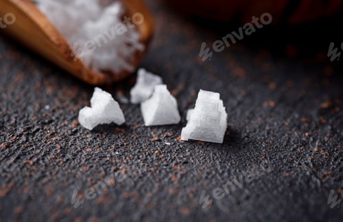 Preview: Pyramid flakes of sea salt.