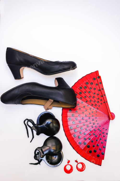 Preview: objects used in the flamenco fan, castanets and high heeled shoes