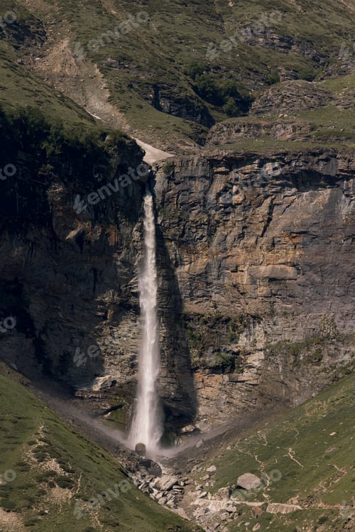 Preview: shot of majestic Sissu waterfall in Lahaul valley in Himachal Pradesh, India