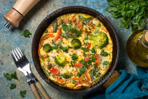 Preview: Frittata with fresh vegetables in the skillet