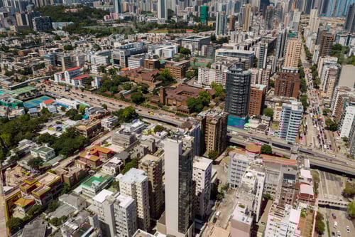 Visualização: Kowloon Tong, Hong Kong, 15 de julho de 2022: vista superior da cidade de Hong Kong