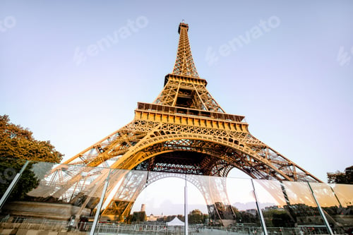 Preview: Eiffel tower in Paris