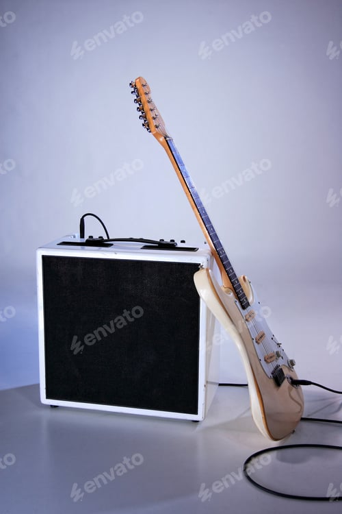 Preview: Electric guitar with amplifier