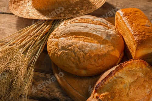 Preview: Bread and wheat ears.