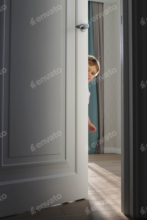 Preview: baby open door in room vertical grey